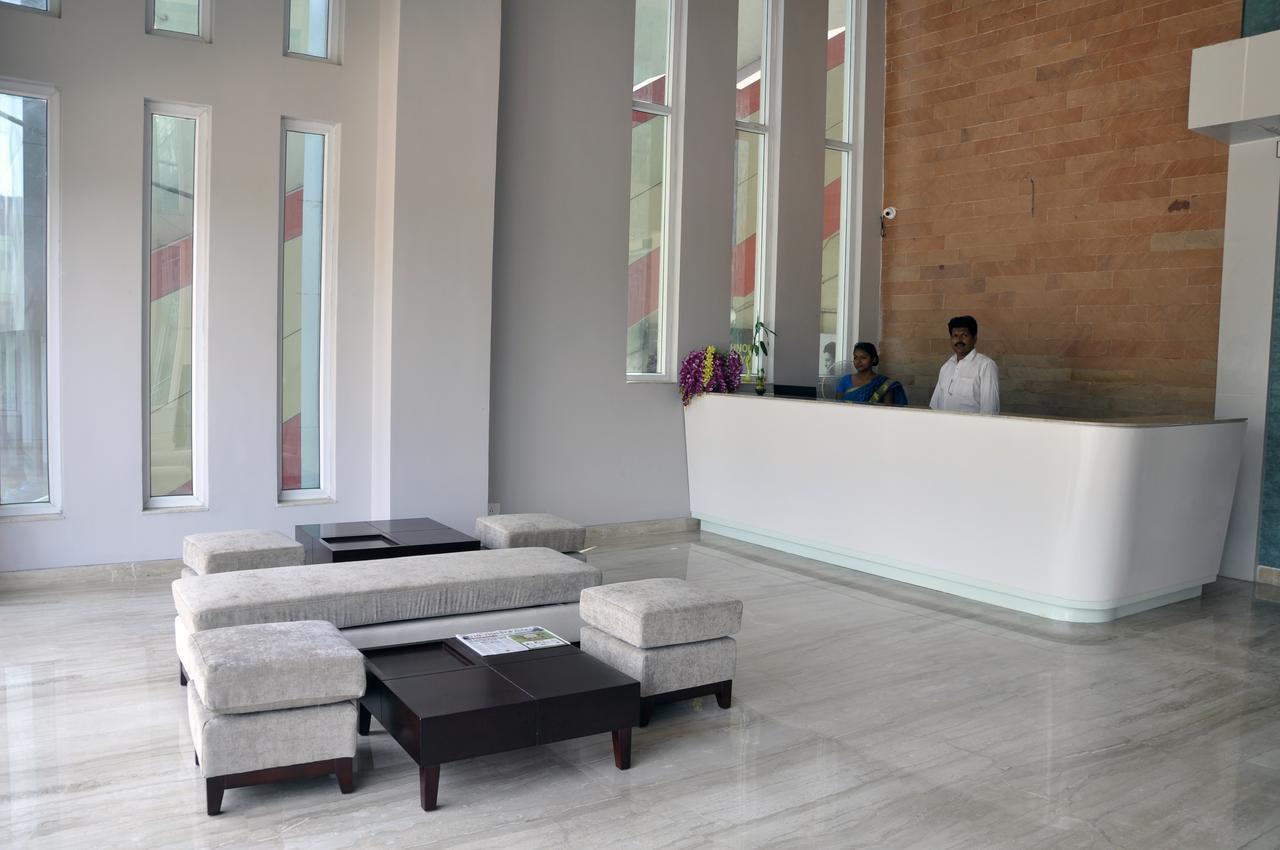 Hotel Dolphin Sambalpur Exterior foto